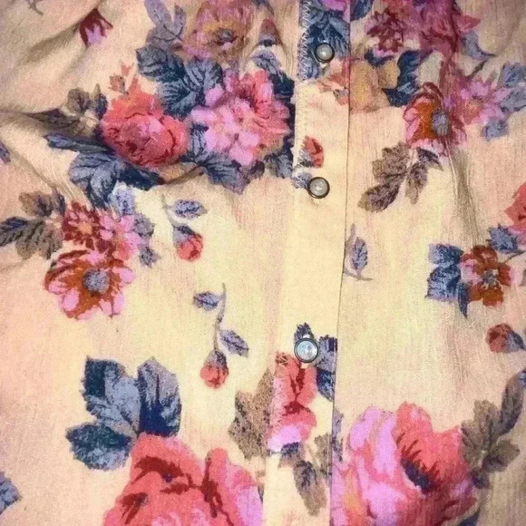 Free People hold on to me Floral Button Front Top sz small S - Picture 8 of 11